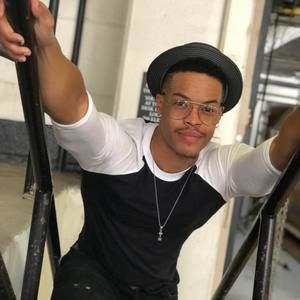 Meet your Posher, Victor